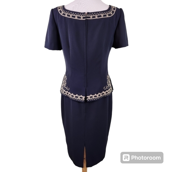 Maggy London Navy Blue Embroidered Sheath Dress, sz 6 - Picture 2 of 6